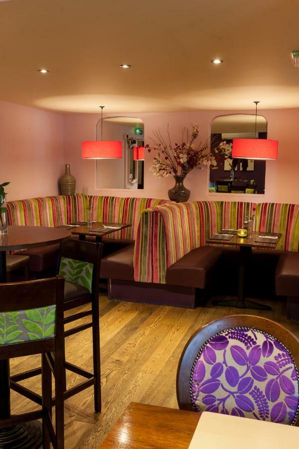 The Masons Arms Hotel Bridgend  Exterior photo